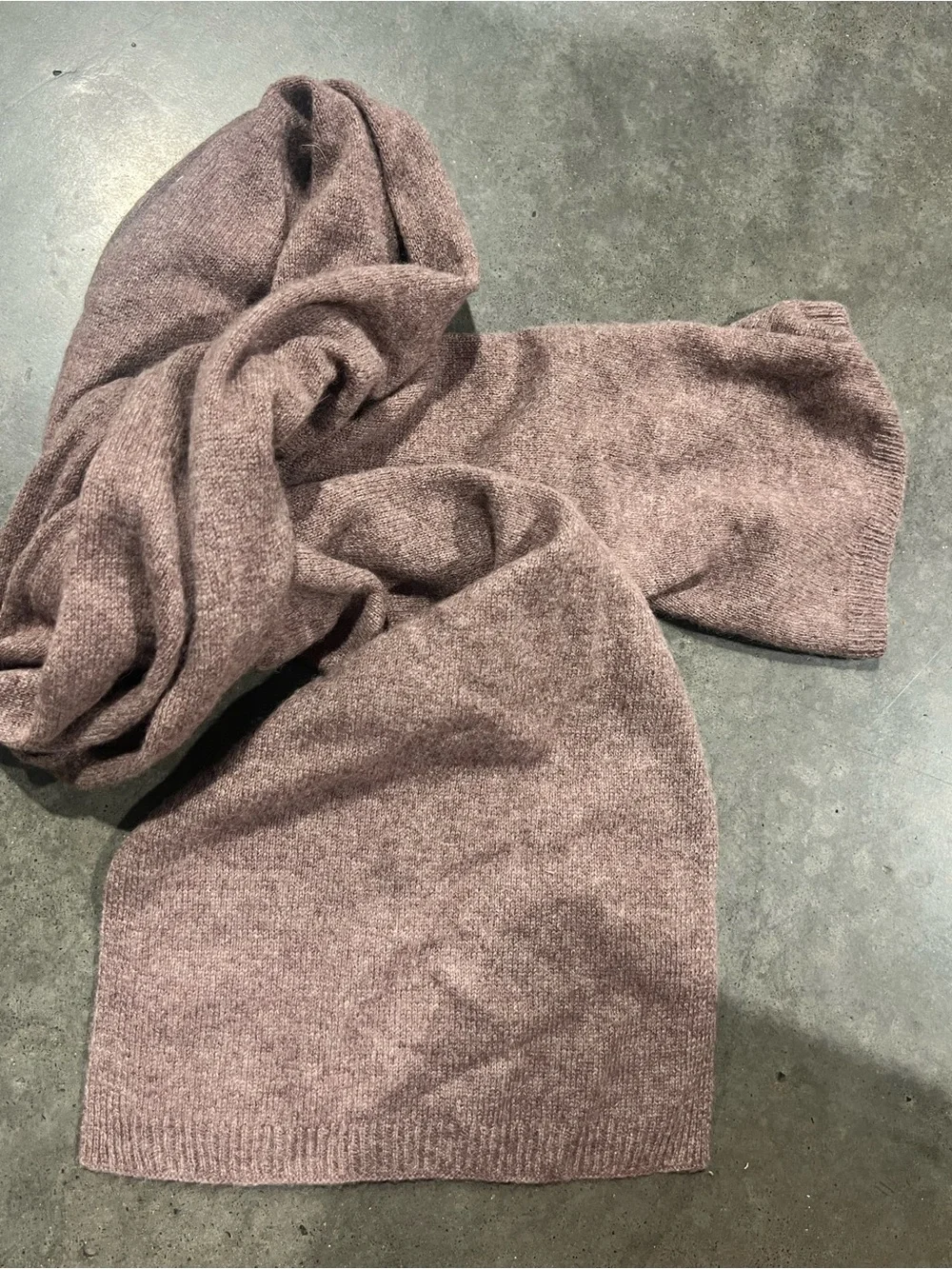 Cozy 100% cashmere Scarf in Mauve Brown